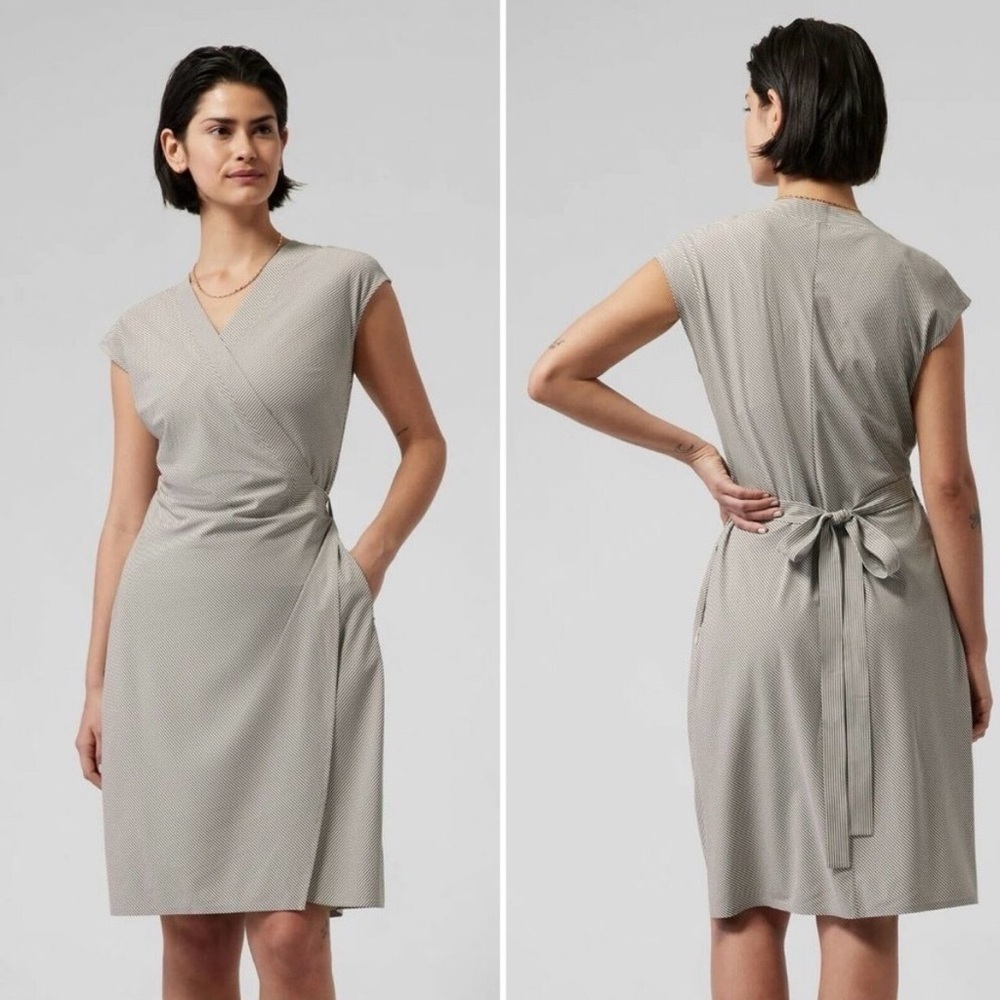 Athleta Newport Wrap Dress Gray & White